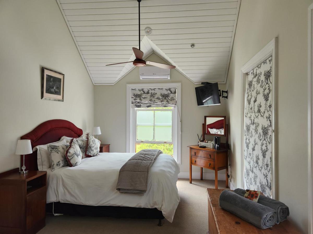 St Aidan'S Manor Hotel Grahamstown Room photo