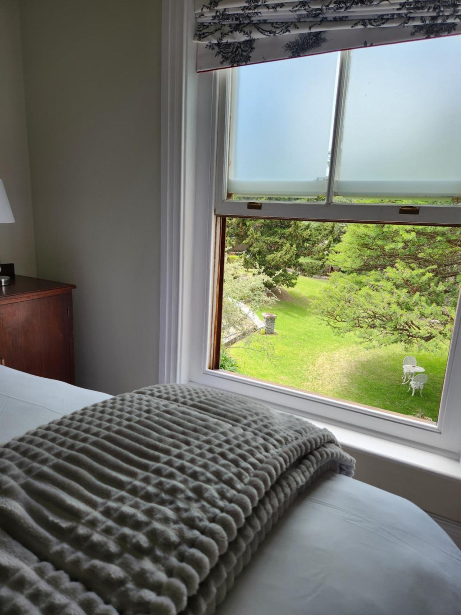 St Aidan'S Manor Hotel Grahamstown Room photo